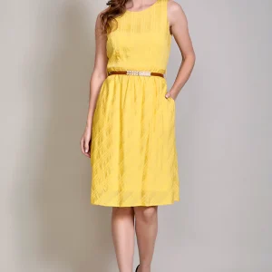 Vestido casual amarillo sisado sin manga con cinturón