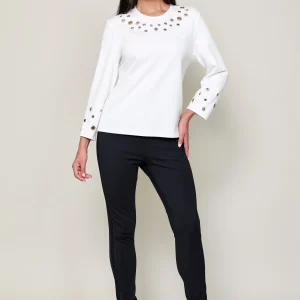 Blusa blanca manga larga con detalles metálicos