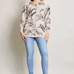 Suéter casual color beige con gorro y estampado